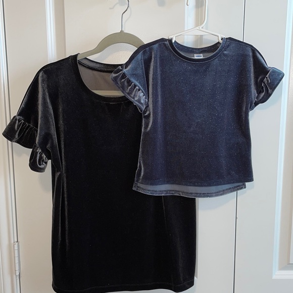 Mommy and me matching glitter holiday shirts. - Picture 5 of 9